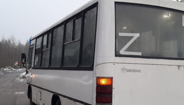 Вивезти 400 українських дітей із Донеччини у Крим та Росію допомагає мінтранс РФ