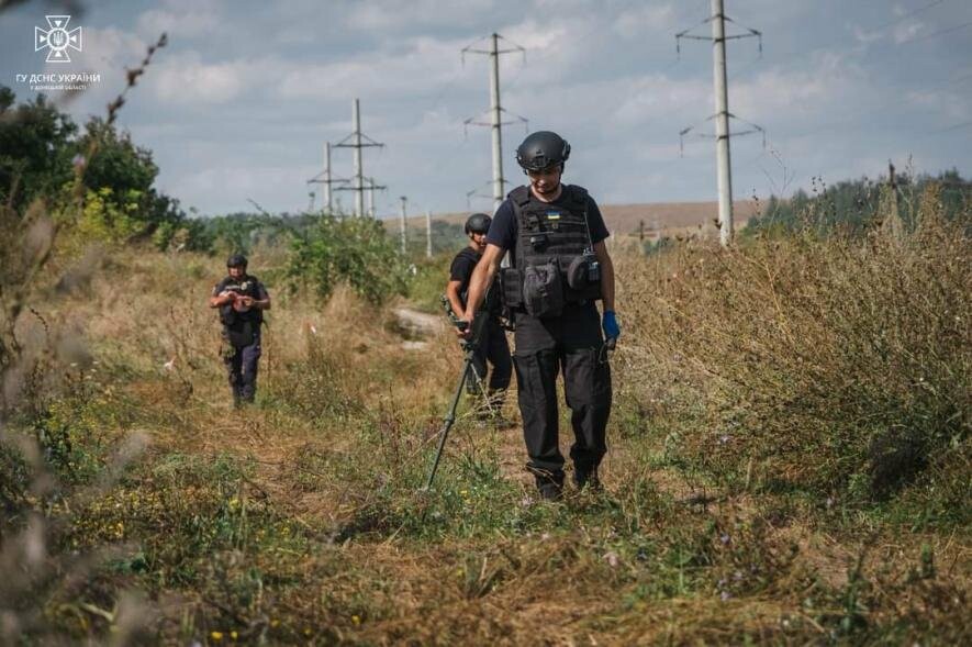 Понад 100 вибухонебезпечних предметів виявили на Донеччині піротехніки