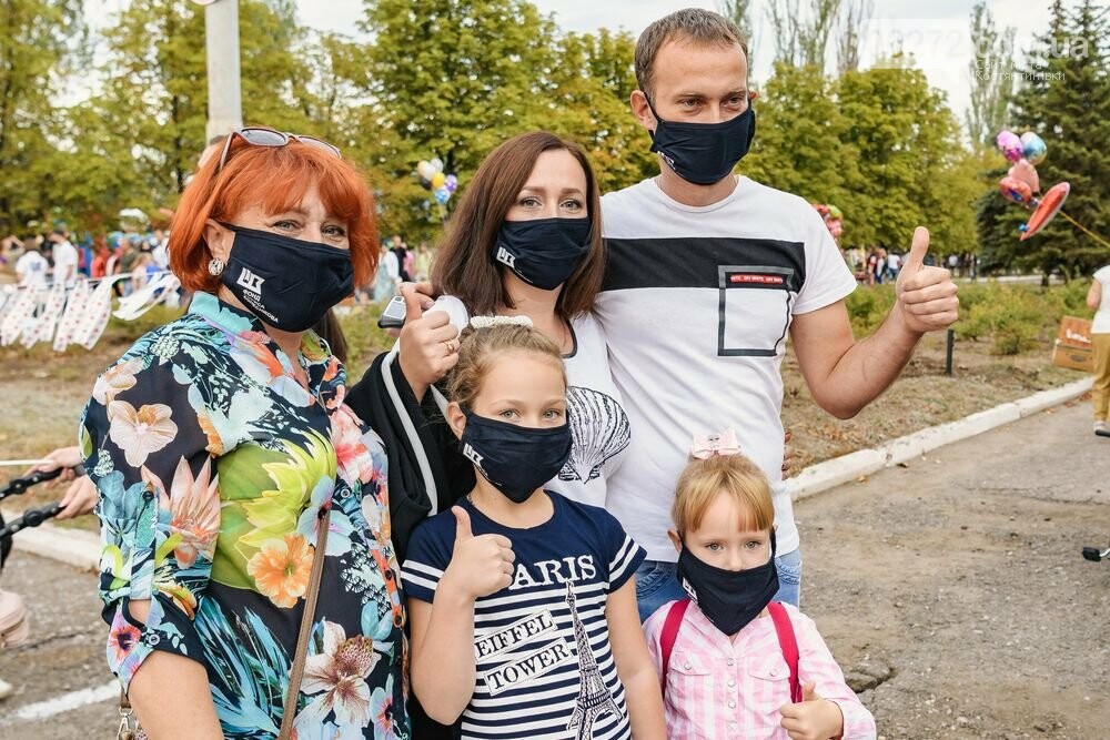 Оля Полякова, Наталія Могилевська та Олег Кензов привітали..., фото-6 Оля Полякова, Наталія Могилевська та Олег Кензов привітали Костянтинівку з Днем міста, фото-6