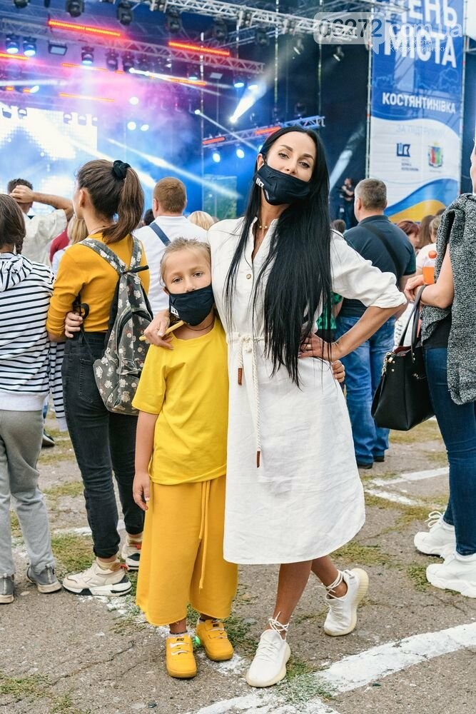 Оля Полякова, Наталія Могилевська та Олег Кензов привітали..., фото-8 Оля Полякова, Наталія Могилевська та Олег Кензов привітали Костянтинівку з Днем міста, фото-8