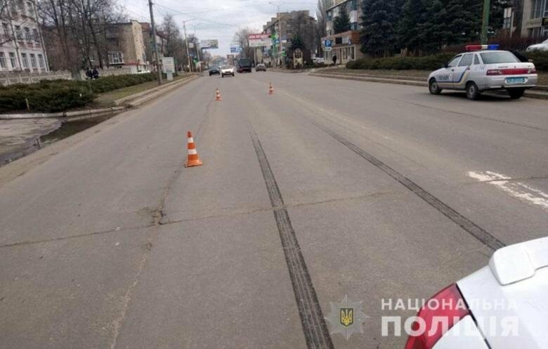 У Костянтинівці маленький велосипедист потрапив під колеса автівки