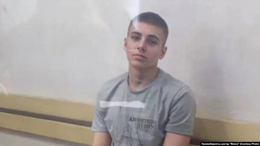 «Він мріяв переїхати жити в Україну. І переїде після звільнення». Сестра – про брата, якому дали 6,5 років за повідомлення в чаті