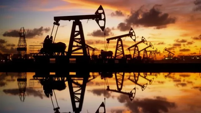 Видобуток нафти в Росії скоротиться на 1,4 млн барелів на добу через санкції ЄС